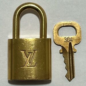 Louis Vuitton Padlock with Key #304